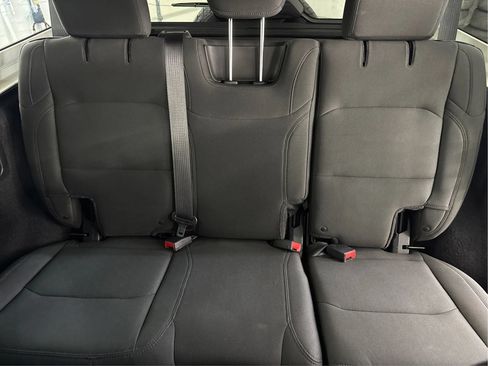 Used 2018 Jeep Wrangler Unlimited Sport S AWD/4WD image 20