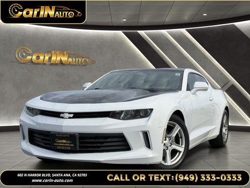 Used 2016 Chevrolet Camaro LT w/ Technology Package RWD image 1