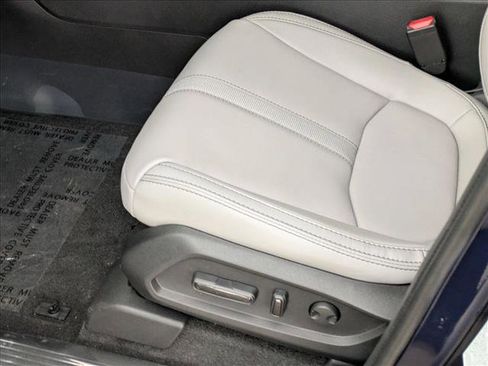 New 2025 Honda Pilot Touring image 4