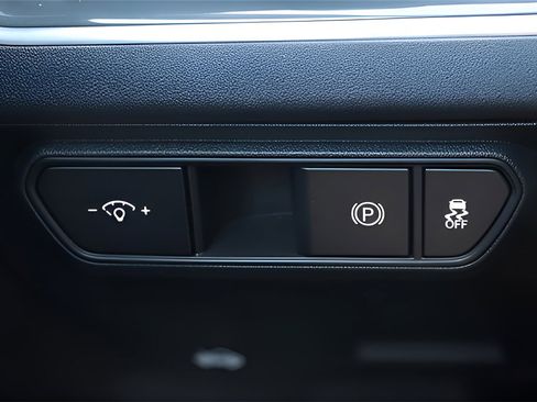 Used 2025 Kia K4 EX image 21