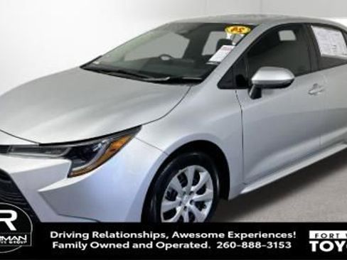 Used 2024 Toyota Corolla LE FWD image 3