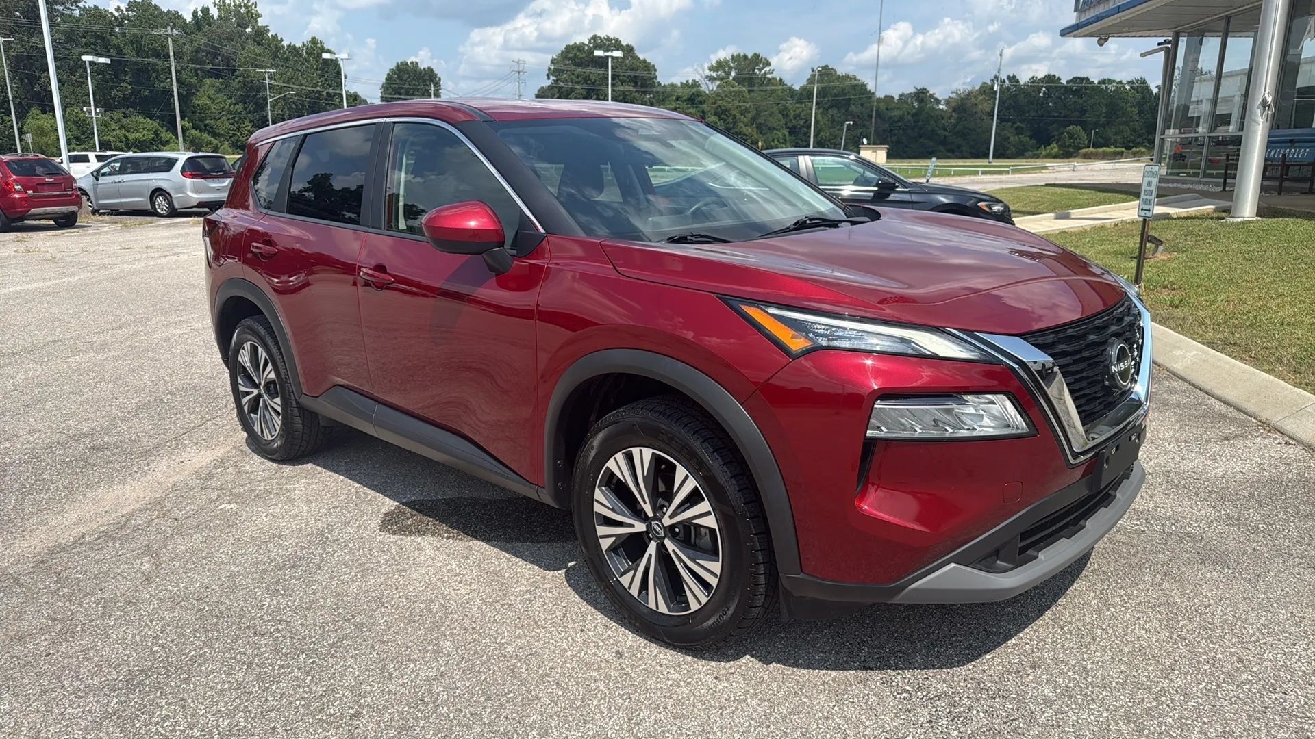 Used 2023 Nissan Rogue SV FWD image 7