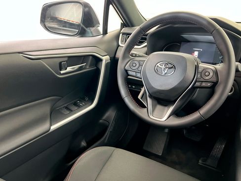 Used 2025 Toyota RAV4 SE image 10