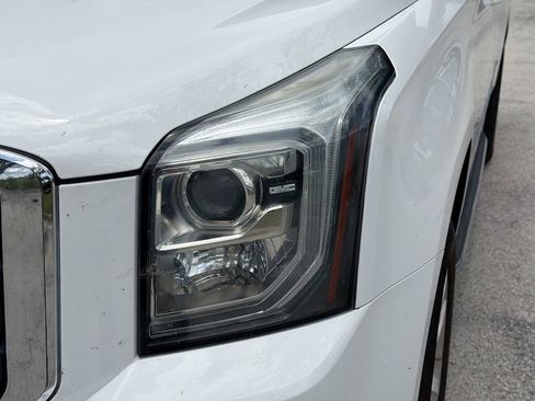 Used 2018 GMC Yukon XL SLT w/ HD Trailering Package RWD image 9