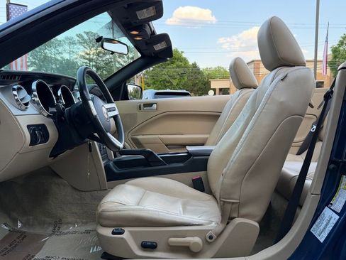 Used 2007 Ford Mustang Convertible RWD image 23