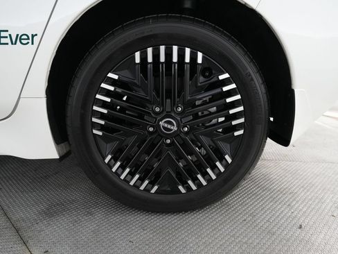 Used 2024 Nissan Leaf SV Plus FWD image 9
