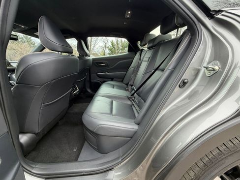 Used 2025 Toyota Crown XLE image 27