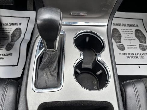 Used 2019 Jeep Grand Cherokee Altitude AWD/4WD image 15