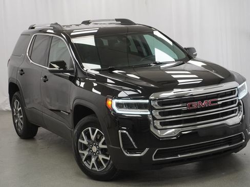 Used 2023 GMC Acadia SLE w/ Driver Convenience Package FWD image 7