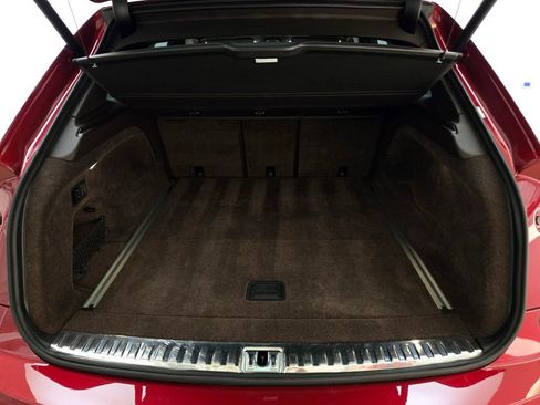 Certified 2021 Bentley Bentayga AWD/4WD image 27
