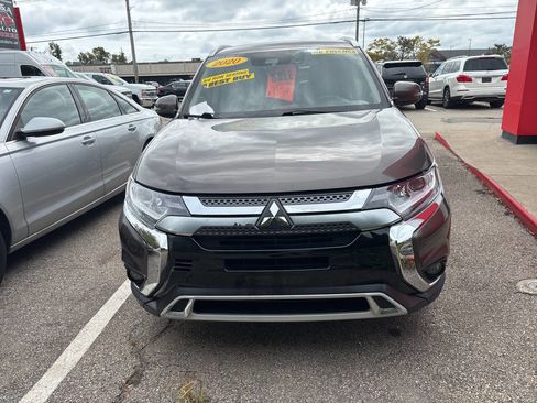 Used 2020 Mitsubishi Outlander ES image 2