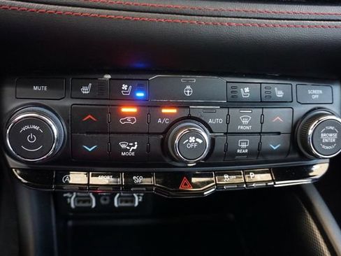 Used 2023 Dodge Durango GT AWD/4WD image 33