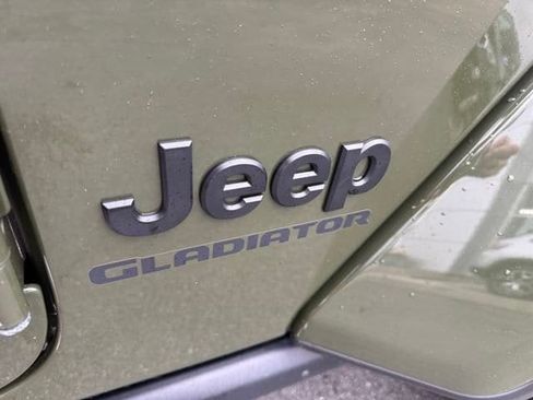 Used 2022 Jeep Gladiator Sport image 30
