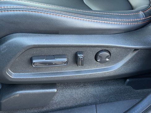 Used 2025 Honda Pilot TrailSport image 16