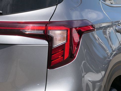 Used 2024 Kia Seltos S FWD image 4