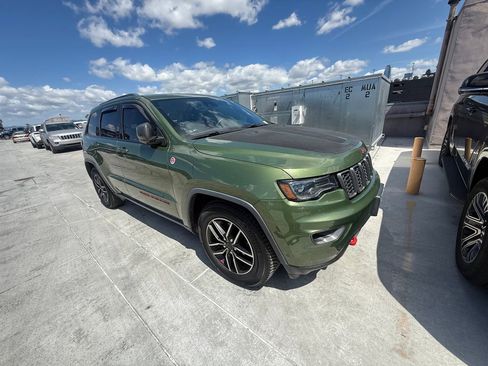 Used 2020 Jeep Grand Cherokee Trailhawk w/ Trailhawk Luxury Group image 3