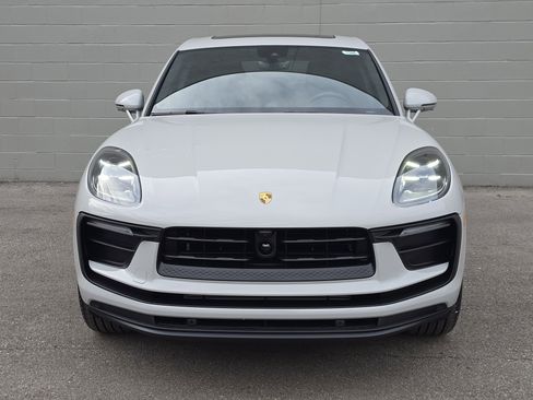 New 2026 Porsche Macan image 6