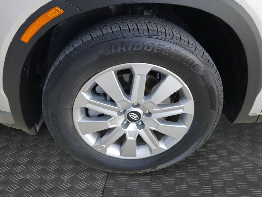 Used 2025 Hyundai Palisade SEL FWD image 23