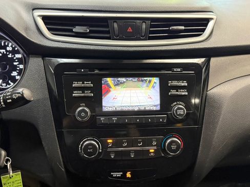 Used 2015 Nissan Rogue S AWD/4WD image 33