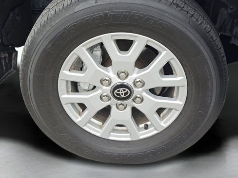 Used 2024 Toyota Tacoma SR5 AWD/4WD image 16