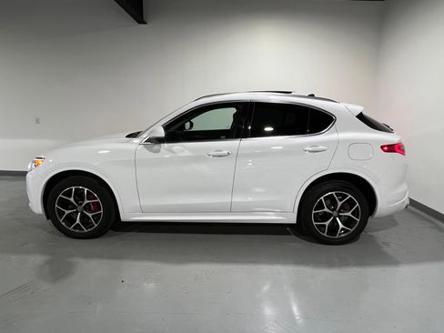 Used 2021 Alfa Romeo Stelvio Ti w/ Nero Edizione image 6