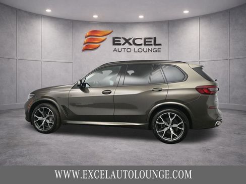 Used 2022 BMW X5 xDrive40i w/ M Sport Package AWD/4WD image 3
