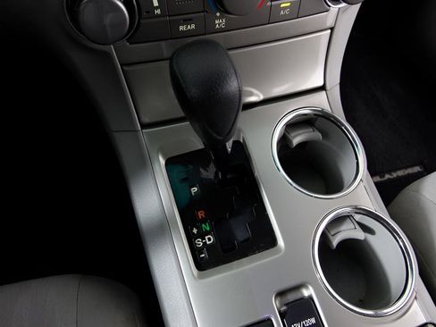 Used 2013 Toyota Highlander FWD image 32