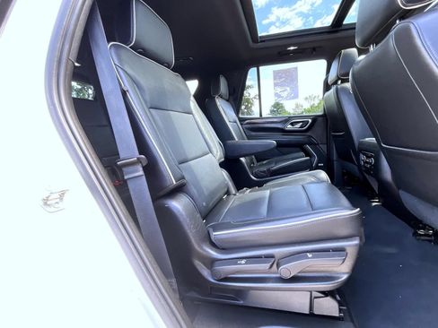 Used 2021 Chevrolet Tahoe Premier w/ Premium Package AWD/4WD image 22