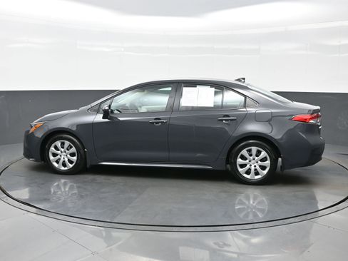 Used 2026 Toyota Corolla LE FWD image 3