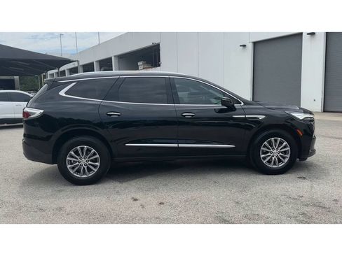 Certified 2024 Buick Enclave Essence FWD image 9