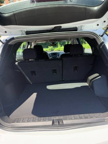 Used 2021 Chevrolet Equinox LS FWD image 28