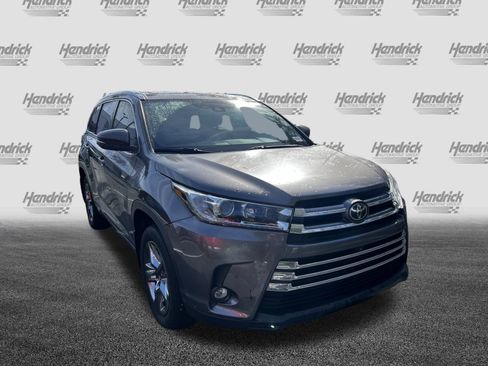 Used 2019 Toyota Highlander Limited Platinum image 2