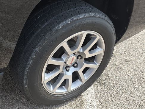 Used 2017 GMC Yukon Denali w/ Enhanced Security Package image 10