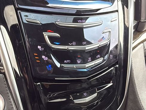 Used 2018 Cadillac Escalade ESV Platinum image 38