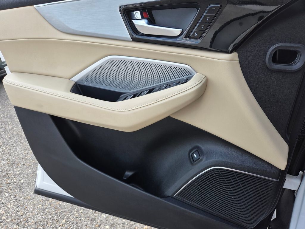 Certified 2023 Acura MDX w/ Technology Package FWD image 22