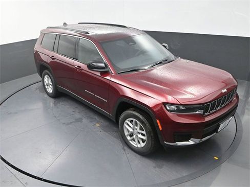 New 2025 Jeep Grand Cherokee L Laredo image 9