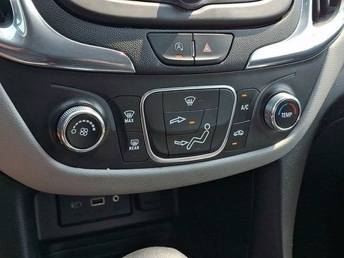 Used 2023 Chevrolet Equinox LS w/ Driver Confidence II Package FWD image 19