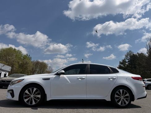 Used 2019 Kia Optima S FWD image 2