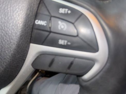 Used 2017 Jeep Cherokee Trailhawk w/ Cold Weather Group image 20