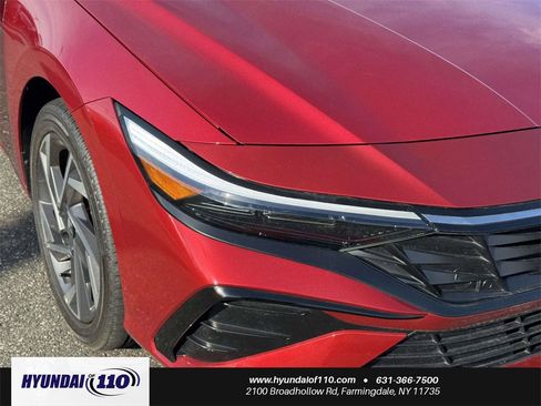Used 2025 Hyundai Elantra Limited image 11