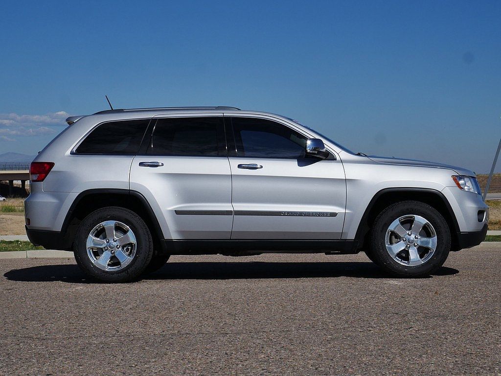 Used 2013 Jeep Grand Cherokee Limited AWD/4WD image 6
