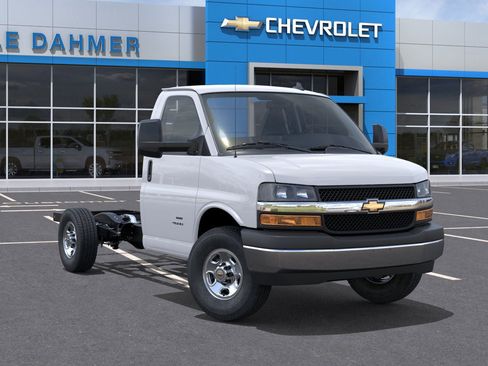 New 2025 Chevrolet Express 3500 w/ Power Convenience Package RWD image 7