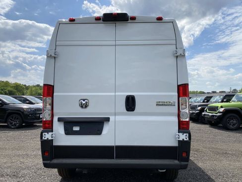 New 2026 RAM ProMaster 2500 w/ Convenience Group FWD image 4