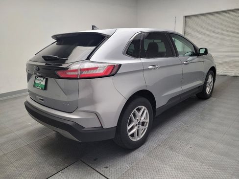 Used 2024 Ford Edge SEL image 9