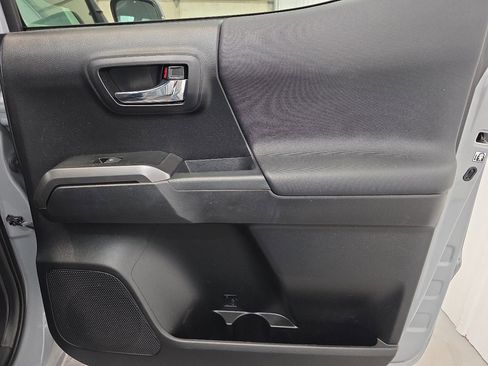 Used 2019 Toyota Tacoma TRD Off-Road image 35