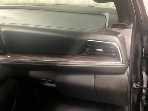 Used 2025 Chevrolet Tahoe LT image 13