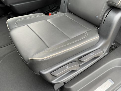 New 2026 Chevrolet Suburban Premier w/ Sun And Tow Package image 31