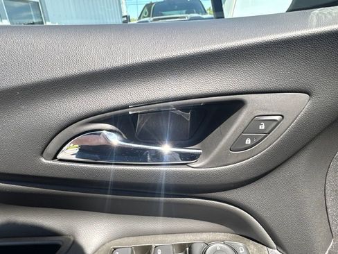 Used 2023 Chevrolet Equinox LT AWD/4WD image 28