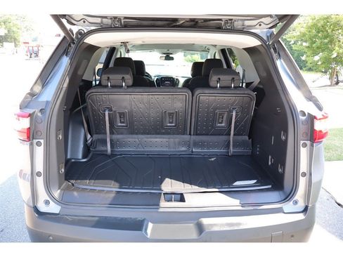 Used 2020 Chevrolet Traverse LT FWD image 43