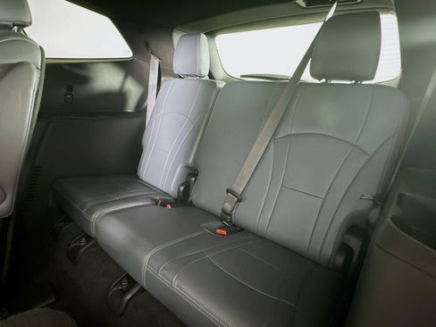 Used 2024 Buick Enclave Premium image 29